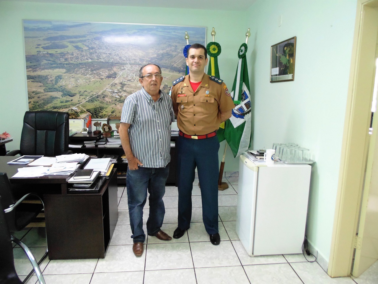 Prefeito recebeu o major André Vitório Munhoz Rosa de Oliveira, comandante do Corpo de Bombeiros de Jardim. Foto: Boni