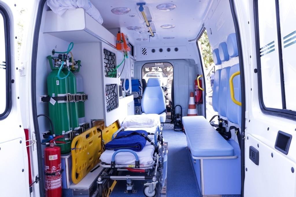 Veículo deve contar com os equipamentos médicos necessários  e ser tripulada por, no mínimo, 3 pessoas. Foto ilustrativa