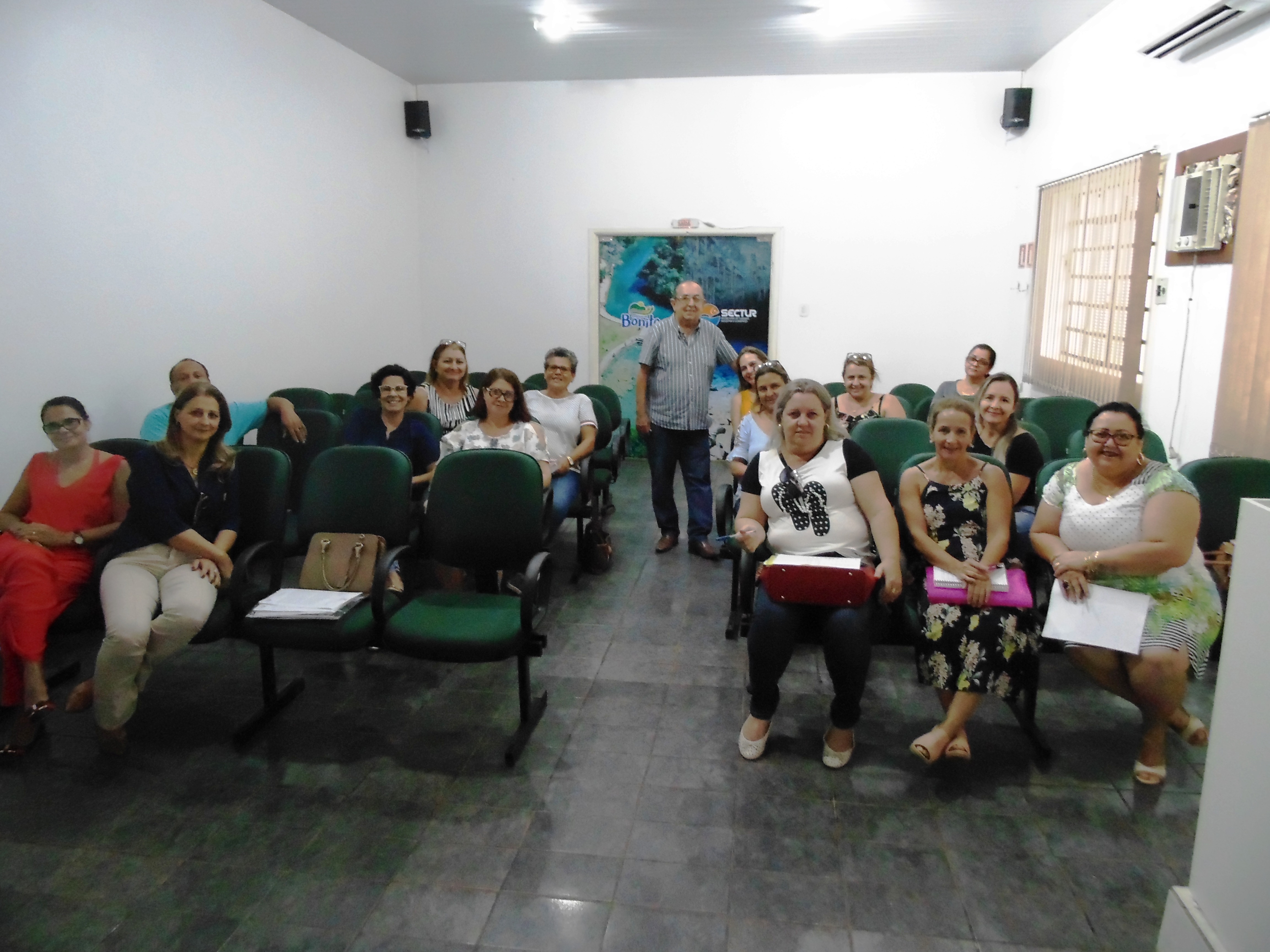 Prefeito reúne-se com diretores e coordenadores da Rede Municipal