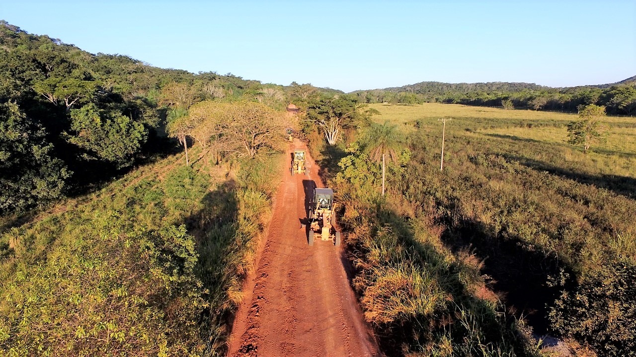 Estrada dá acesso a propriedades rurais e atrativo turístico. Foto: Jabuty