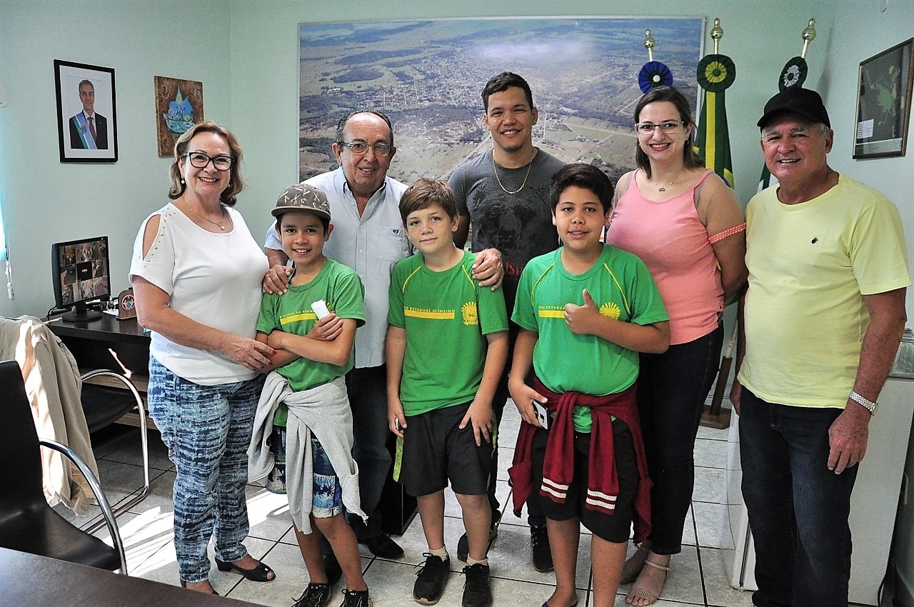 Alunos participam de gincana para arrecadação de donativos. Foto: Jabuty