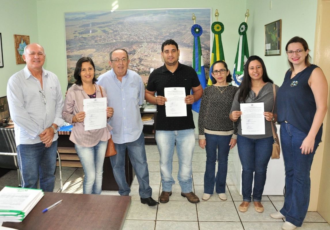 Tomaram posse Josi Trindade de Oliveira, Glauciele Alves Ferreira  e Geilson Barbosa Zavaski. Foto: Jabuty