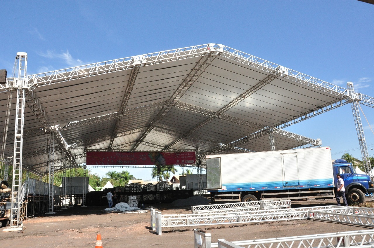 Espaço para o público mede 30 por 40 metros e comporta mais de 6.000 pessoas, segundo os organizadores. Foto: Jabuty