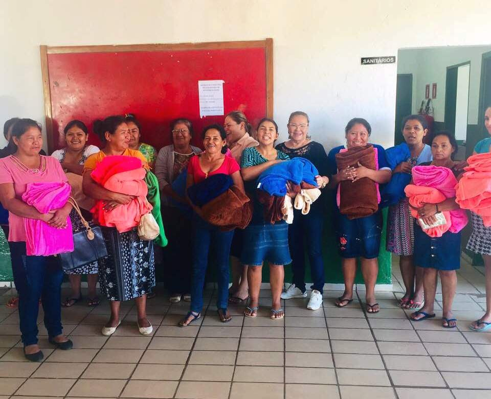 Entrega contou com a participação da secretária municipal de Assistência Social, Ilza Gomes Soares. Foto: Divulgação