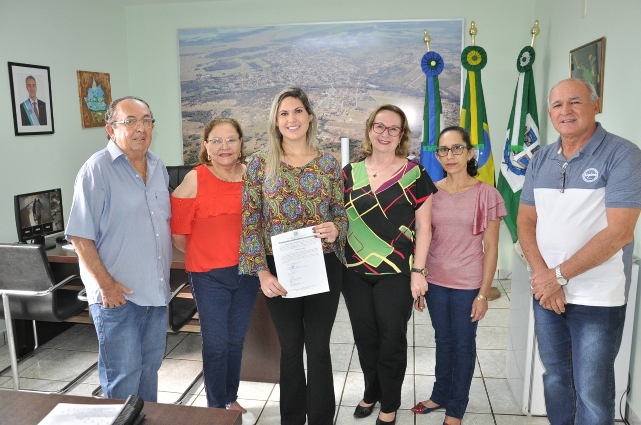 Servidora é graduada em curso superior de serviço social. Foto: Jabuty