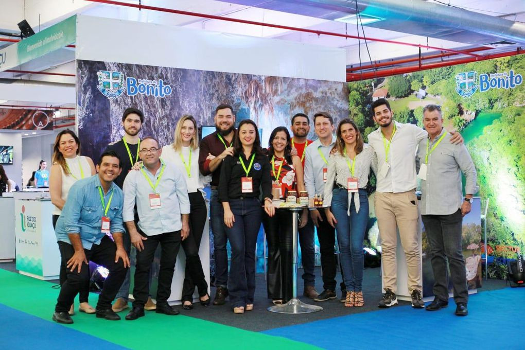 Secretário Augusto Mariano e empresários de Bonito na feira de Assunção. Foto: Divulgação