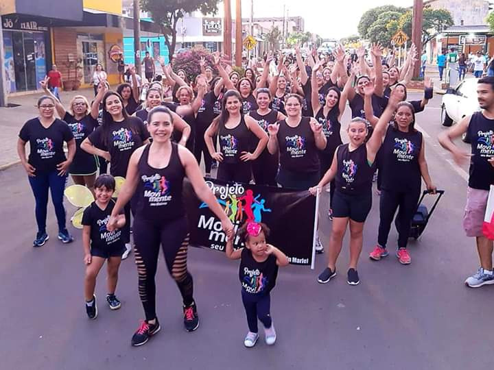 Alunos participam de desfile durante o aniversário da cidade. Foto: Divulgação