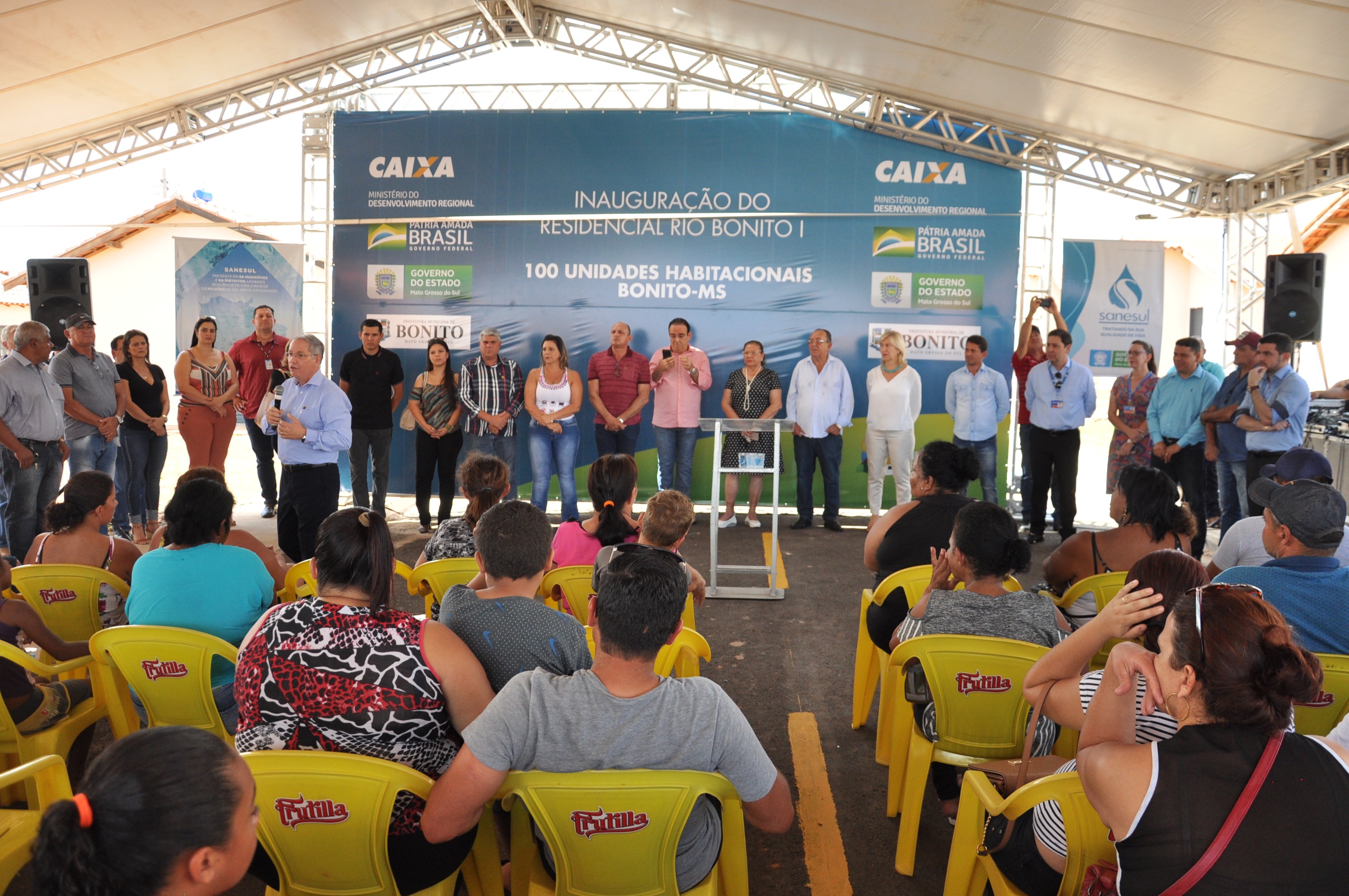 Governo estadual e prefeitura entregam Residencial Rio Bonito I