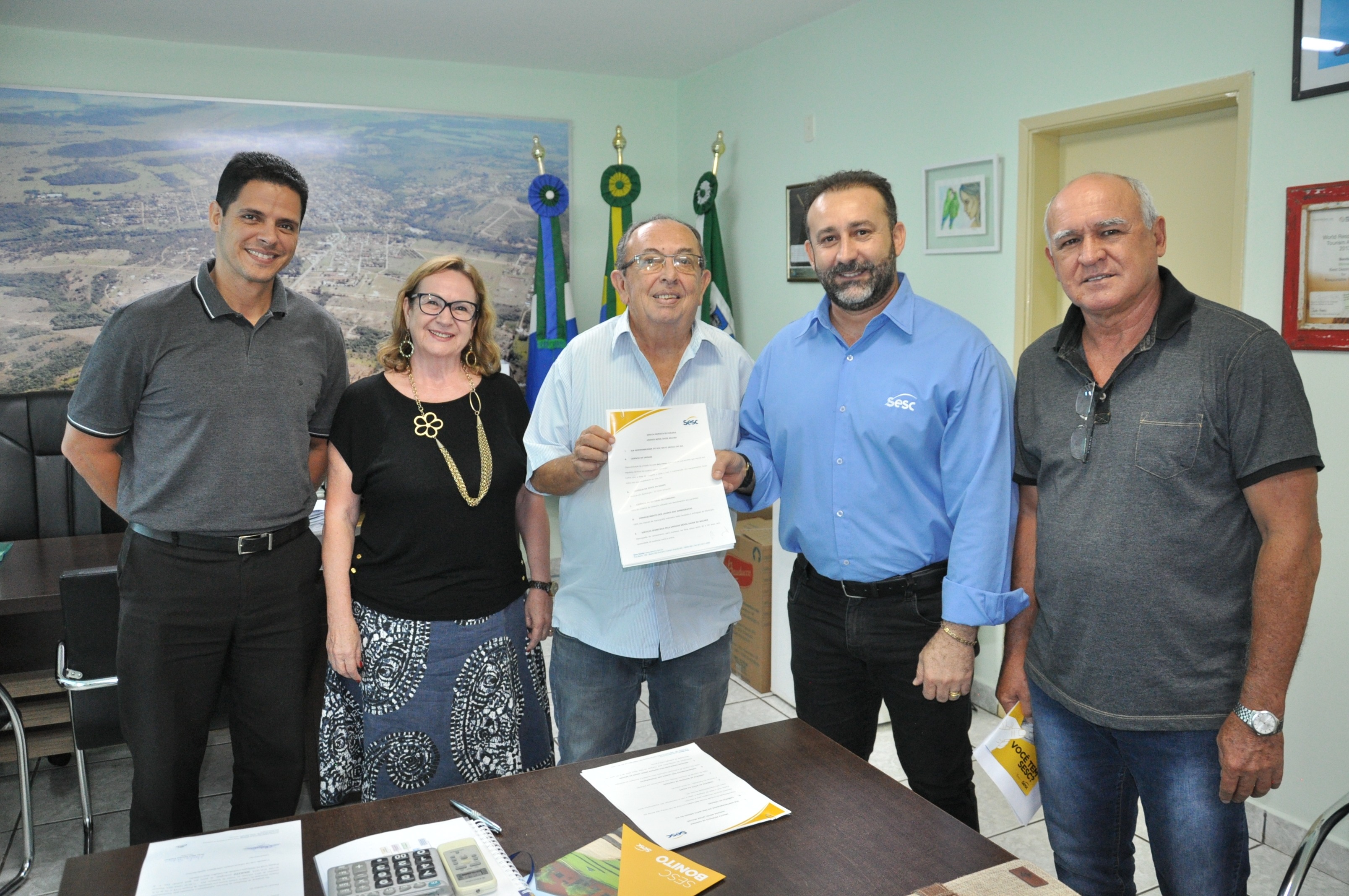 Prefeito assina parceria para vinda da Unidade Móvel SESC Saúde da Mulher