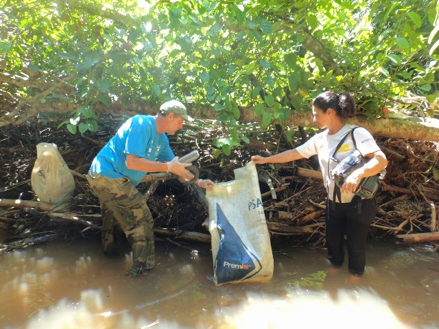 Trecho do Córrego Bonito recebeu vistoria e retirada de resíduos sólidos