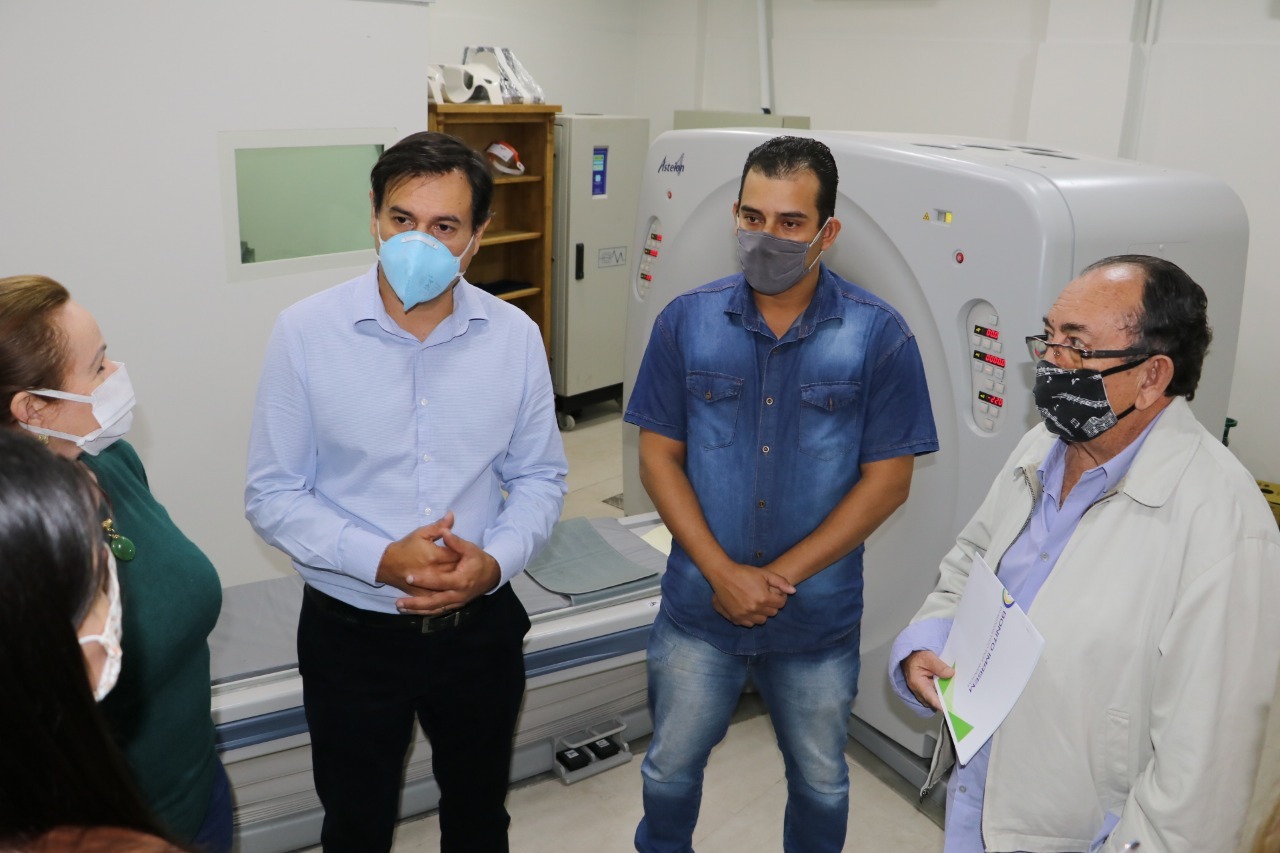 Prefeito visita instalações da Clínica Medlume e destaca importância de serviços para população Prefeito visita instalações da Clínica Medlume e destaca importância de serviços para população