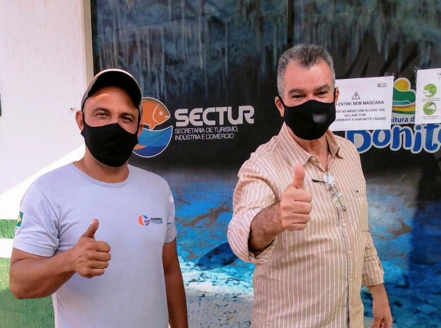 Motoristas do turismo também recebem imunização contra gripe em Bonito Marcos Gomidez, representante dos motoristas, foi pessoalmente pedir o benefício ao secretário Augusto