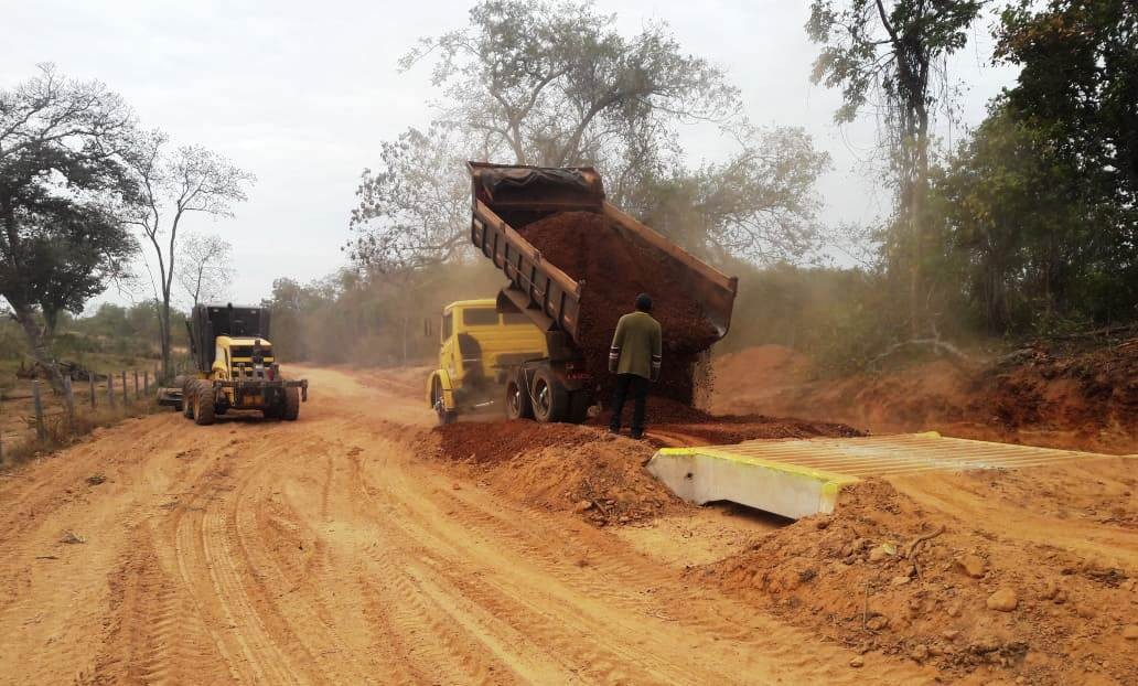 Obras realiza reparos na região do Pesqueiro do Noé Obras realiza reparos na região do Pesqueiro do Noé