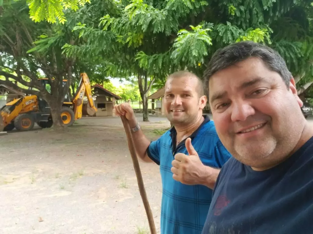Prefeito participa de mutirão de limpeza no Balneário Municipal de Bonito