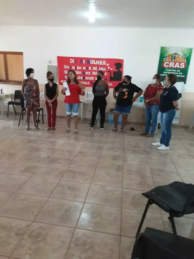 Usuárias do CRAS participam de oficinas em parceria com a Associação dos Artesãos de Bonito Usuárias do CRAS participam de oficinas em parceria com a Associação dos Artesãos de Bonito