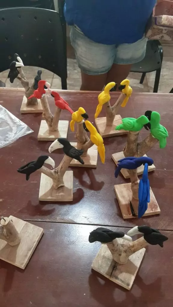 Usuárias do CRAS participam de oficinas em parceria com a Associação dos Artesãos de Bonito Usuárias do CRAS participam de oficinas em parceria com a Associação dos Artesãos de Bonito