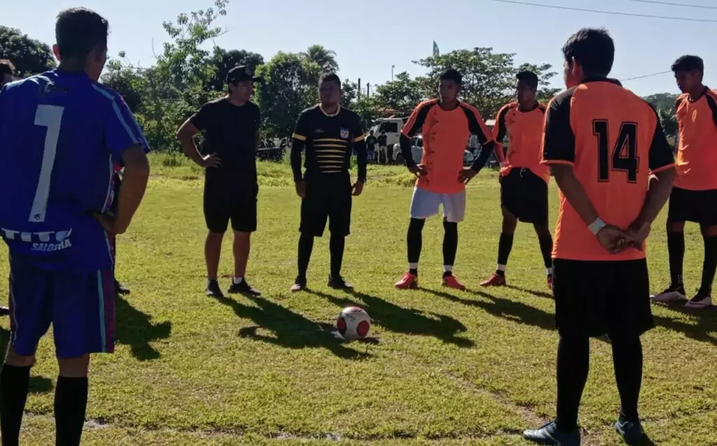 Torneio de futebol envolve mais de 100 atletas e movimenta Assentamento Guaicurus no final de semana Torneio de futebol envolve mais de 100 atletas e movimenta Assentamento Guaicurus no final de semana