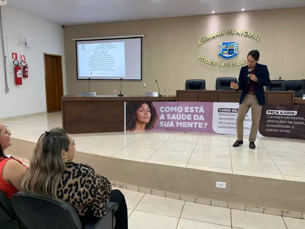 Servidores municipais recebem capacitação sobre Manejo da Crise Suicida Servidores municipais recebem capacitação sobre Manejo da Crise Suicida