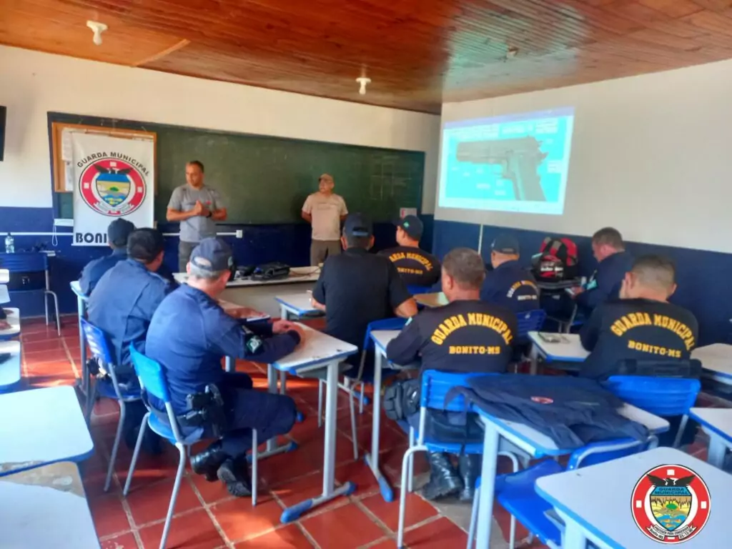 Guardas municipais participam de curso de armamento e tiro