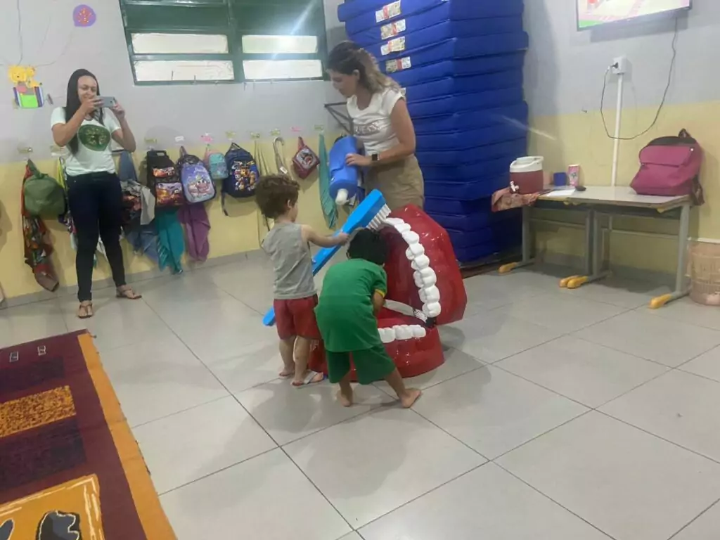 Saúde inicia ação de prevenção e saúde bucal nas escolas Saúde inicia ação de prevenção e saúde bucal nas escolas