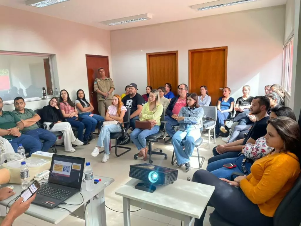 Em parceria com o Corpo de Bombeiros Militar, equipe do Hospital Darci João Bigaton recebe capacitação. Em parceria com o Corpo de Bombeiros Militar, equipe do Hospital Darci João Bigaton recebe capacitação.