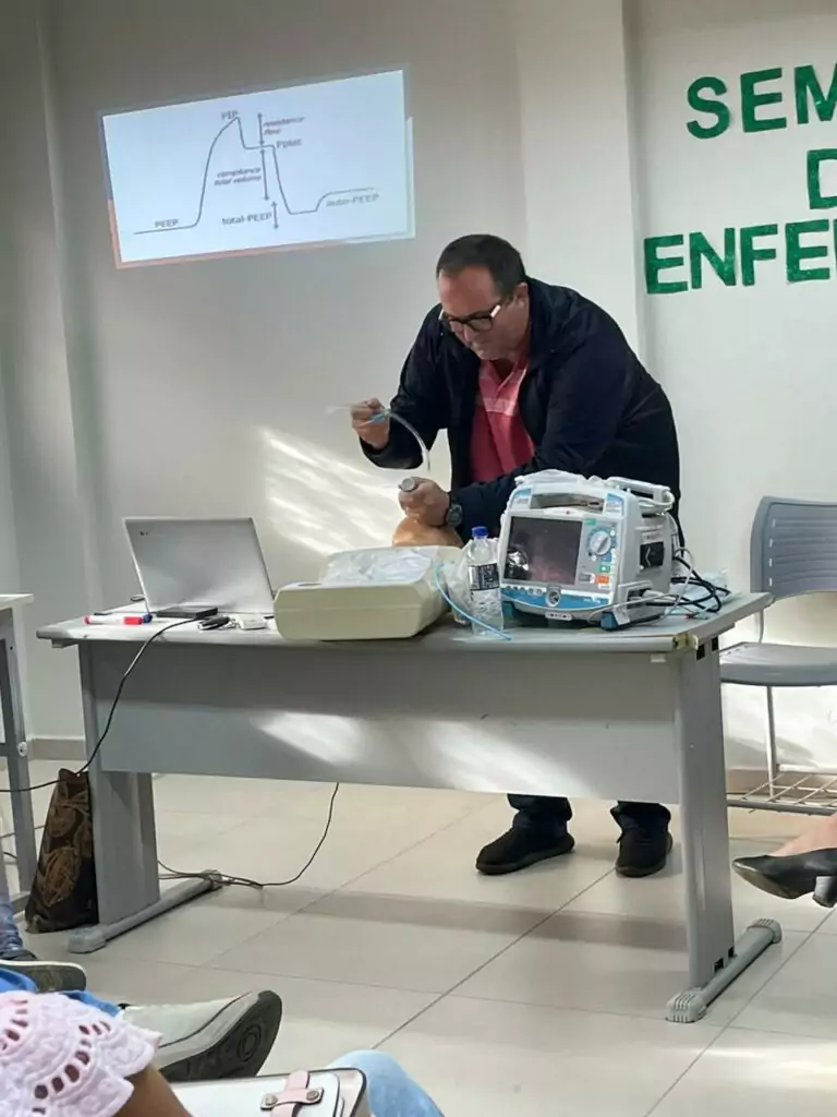 Em parceria com o Corpo de Bombeiros Militar, equipe do Hospital Darci João Bigaton recebe capacitação. Em parceria com o Corpo de Bombeiros Militar, equipe do Hospital Darci João Bigaton recebe capacitação.