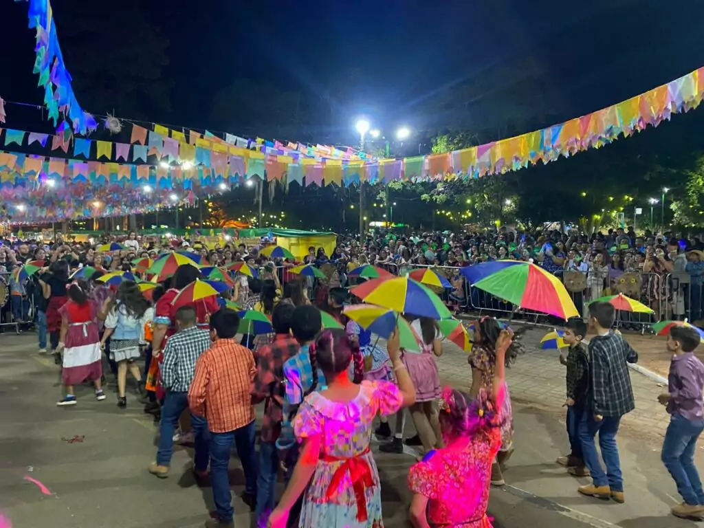 Arraial Bonito Caipira envolve comunidade e auxilia no desenvolvimento social dos estudantes Arraial Bonito Caipira envolve comunidade e auxilia no desenvolvimento social dos estudantes