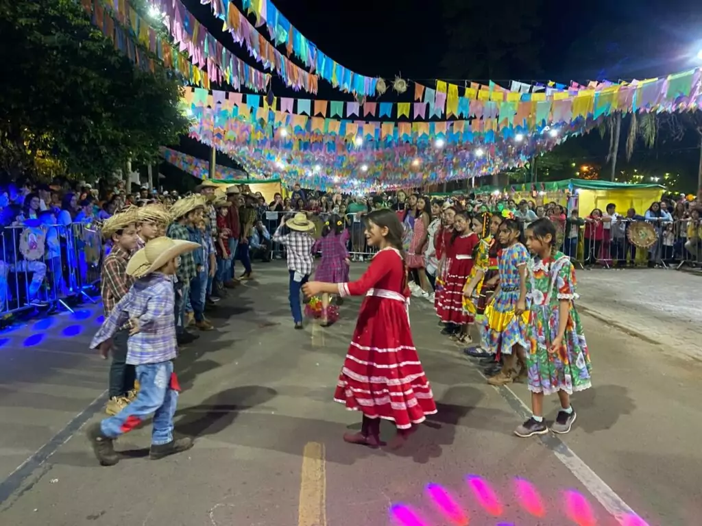 Arraial Bonito Caipira envolve comunidade e auxilia no desenvolvimento social dos estudantes Arraial Bonito Caipira envolve comunidade e auxilia no desenvolvimento social dos estudantes