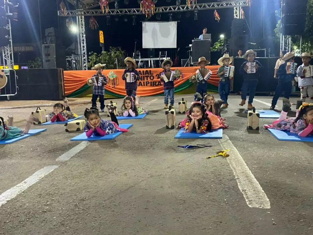 Arraial Bonito Caipira envolve comunidade e auxilia no desenvolvimento social dos estudantes Arraial Bonito Caipira envolve comunidade e auxilia no desenvolvimento social dos estudantes