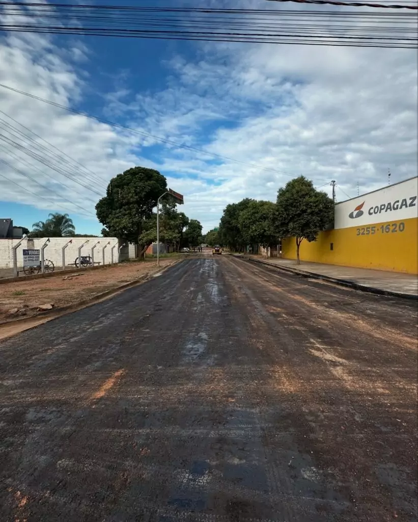 Prefeitura de Bonito realiza reconstituição do asfalto em ponto crítico nas ruas Cel. Pílad Rebuá e Ari da Silva Machado