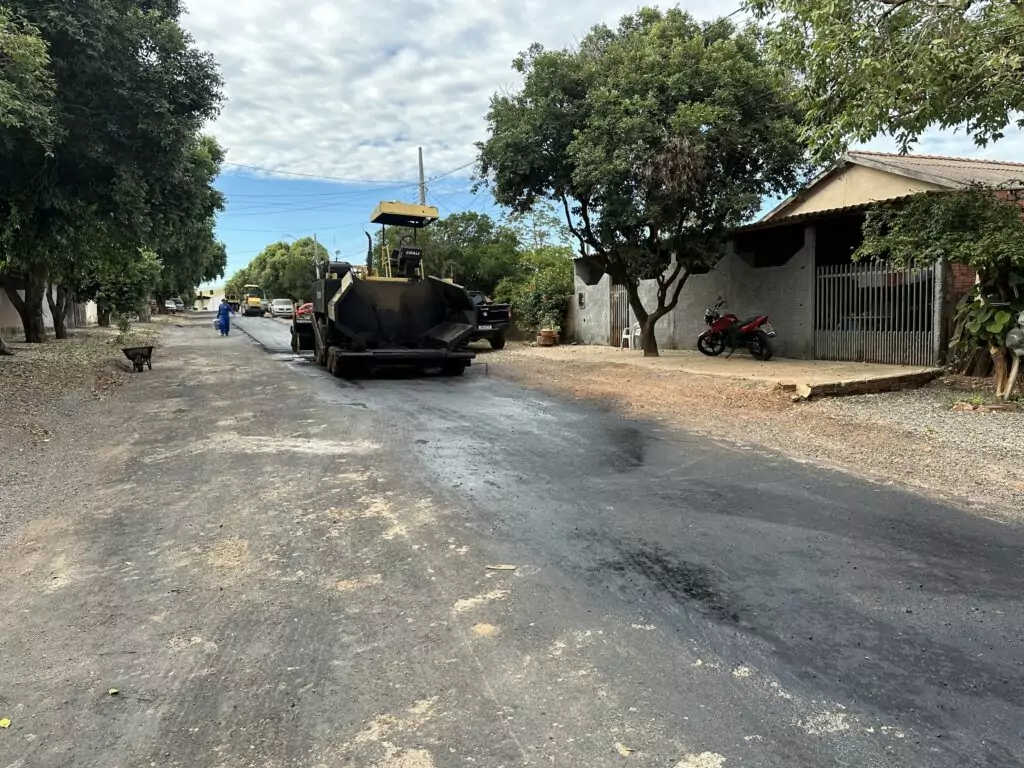 Vila Jaraguá: obras de pavimentação começam a transformar o bairro Vila Jaraguá: obras de pavimentação começam a transformar o bairro
