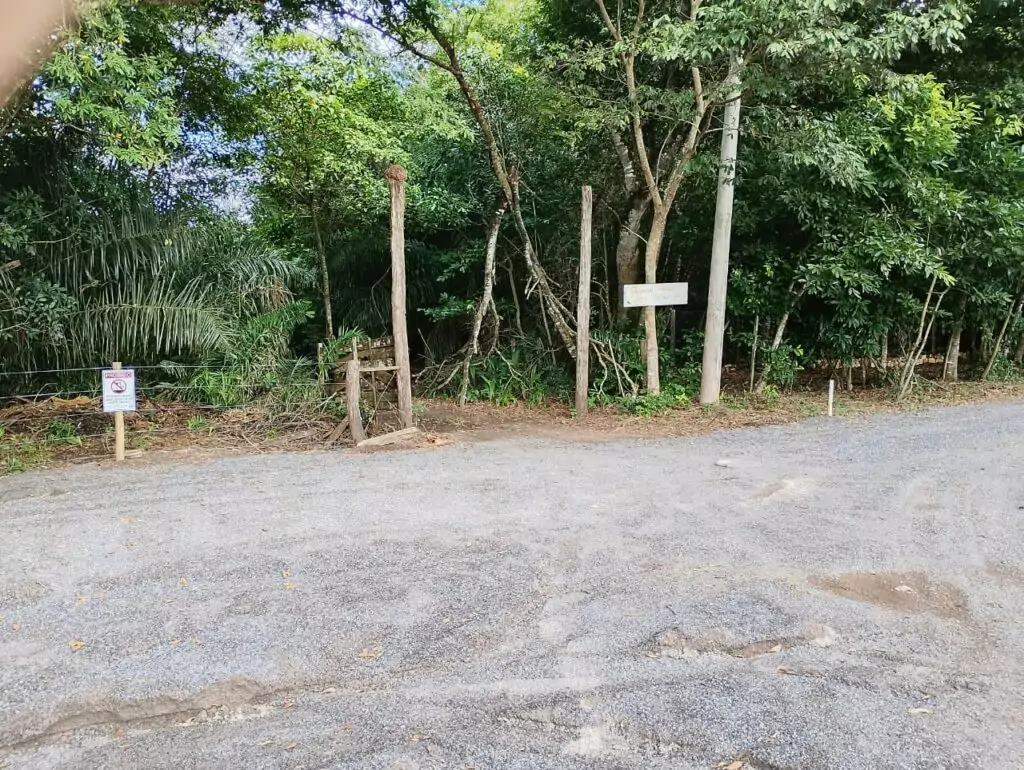Prefeitura de Bonito instala placas contra o descarte irregular de lixo