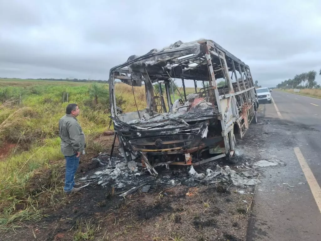 Prefeitura de Bonito esclarece incêndio em ônibus escolar na rodovia MS-178