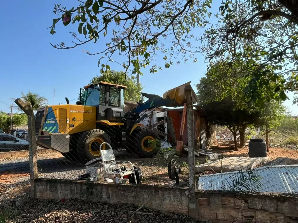 Prefeitura retoma área da antiga Associação de Moradores da Marambaia