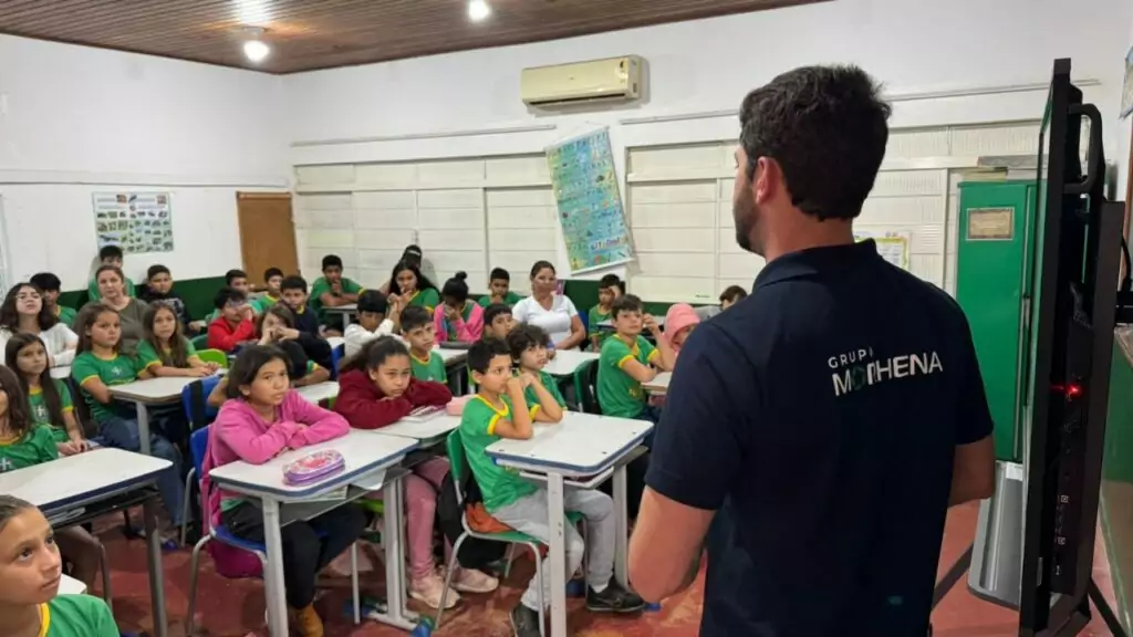 Palestras de Educação Ambiental orientam alunos sobre reciclagem em Bonito Palestras de Educação Ambiental orientam alunos sobre reciclagem em Bonito