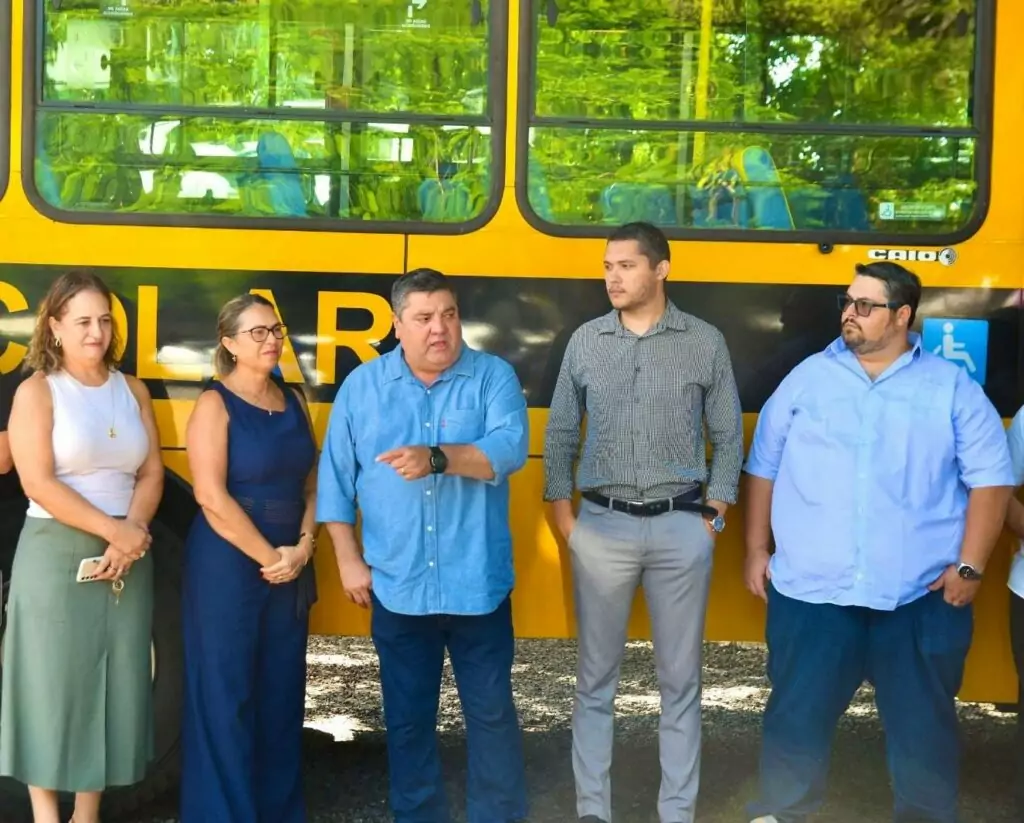 Prefeitura de Bonito entrega novo ônibus escolar para reforçar a rede municipal de ensino Prefeitura de Bonito entrega novo ônibus escolar para reforçar a rede municipal de ensino