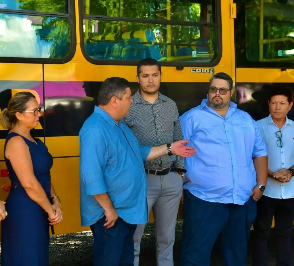 Prefeitura de Bonito entrega novo ônibus escolar para reforçar a rede municipal de ensino Prefeitura de Bonito entrega novo ônibus escolar para reforçar a rede municipal de ensino