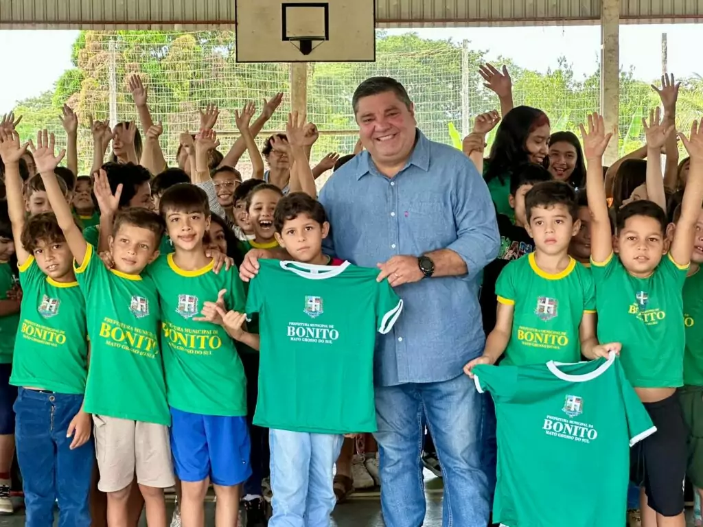 Prefeitura de Bonito realiza entrega de novos uniformes escolares na rede municipal