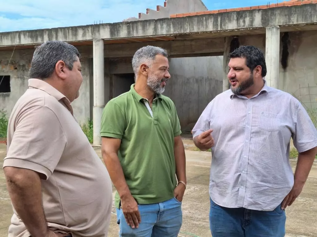 Prefeito Josmail Rodrigues fiscaliza obras da Creche da Vila Marambaia Prefeito Josmail Rodrigues fiscaliza obras da Creche da Vila Marambaia