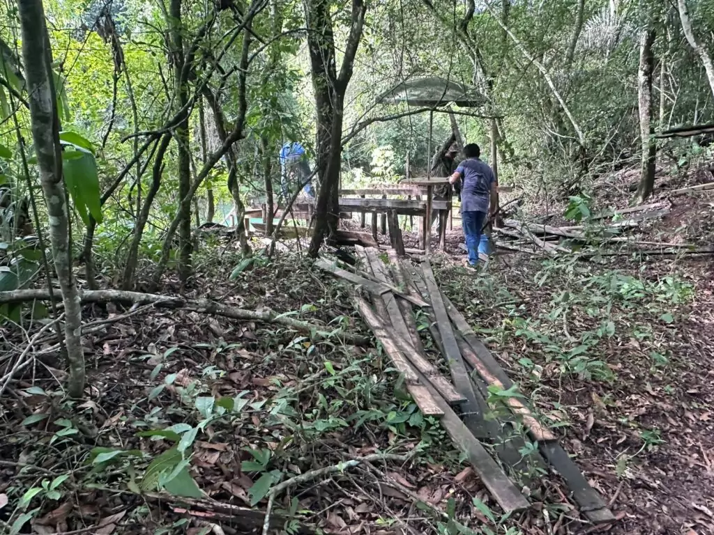 Prefeitura apoia Ministério Público e PMA em demolição de estruturas irregulares no Rio Formoso