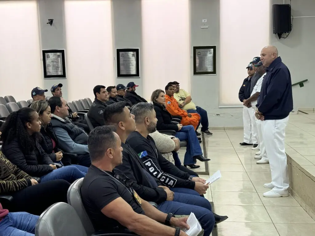 Prefeitura de Bonito e Marinha do Brasil certificam participantes do Curso Especial para Tripulação de Embarcações