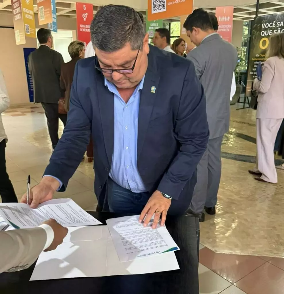 Bonito adere ao Pacto pela Sustentabilidade e pela Resiliência Climática dos Municípios de Mato Grosso do Sul Bonito adere ao Pacto pela Sustentabilidade e pela Resiliência Climática dos Municípios de Mato Grosso do Sul