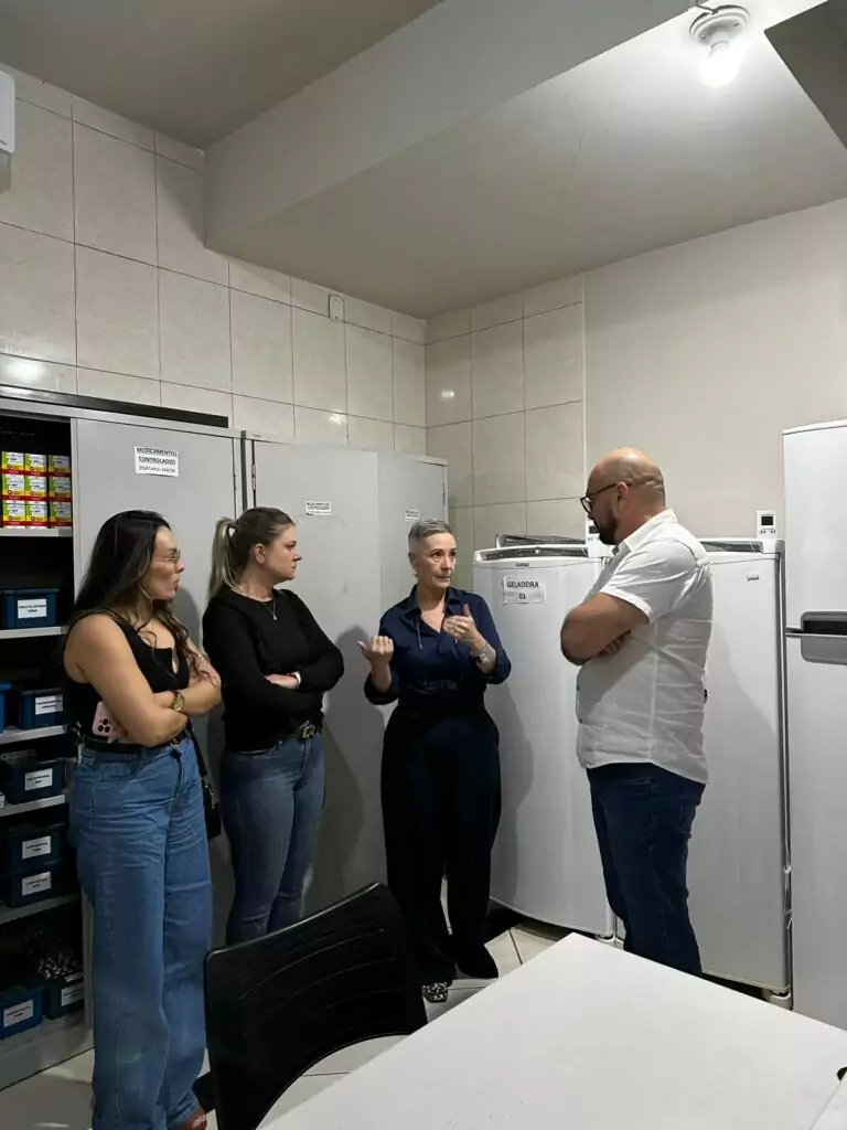 Farmácia Municipal de Bonito recebe comitiva de Jardim e reforça posição como referência em gestão farmacêutica Farmácia Municipal de Bonito recebe comitiva de Jardim e reforça posição como referência em gestão farmacêutica