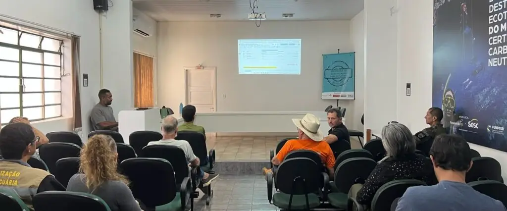 Prefeitura de Bonito mantém coleta de resíduos em Águas do Miranda e pede colaboração no descarte correto Prefeitura de Bonito mantém coleta de resíduos em Águas do Miranda e pede colaboração no descarte correto